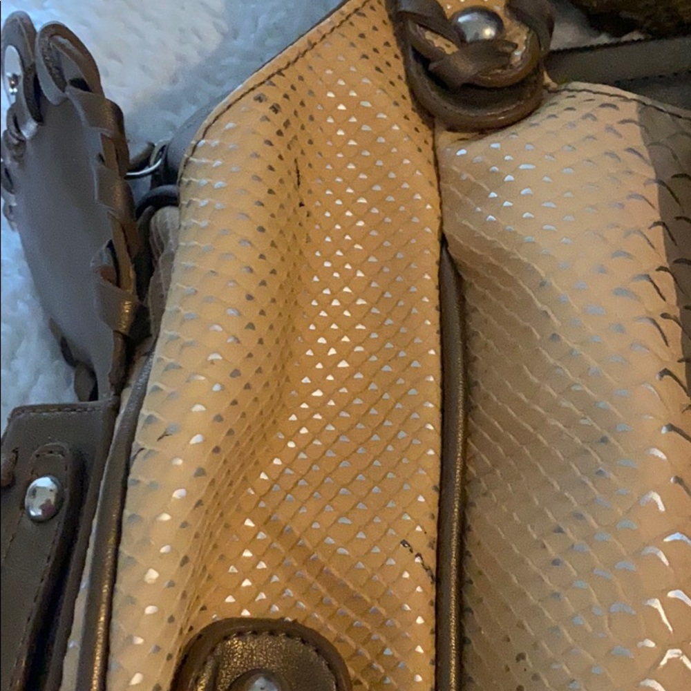 Handbag - Picture 9 of 9